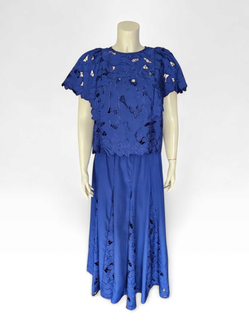 CHICO'S` 2 Pc Blue Lace Flutter Sleeve Top & Godet Maxi Eyelet Skirt S/M - Picture 2 of 12